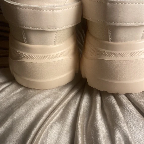 🎀 Berness pale Pink Sneakers Size 6 Chunky Platform - Never Worn - Picture 7 of 8